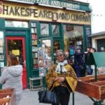 Dine outside Shakespeare and company, london